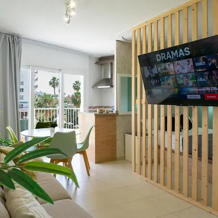 First Line Sea Views Апартаменты Бенальмадена